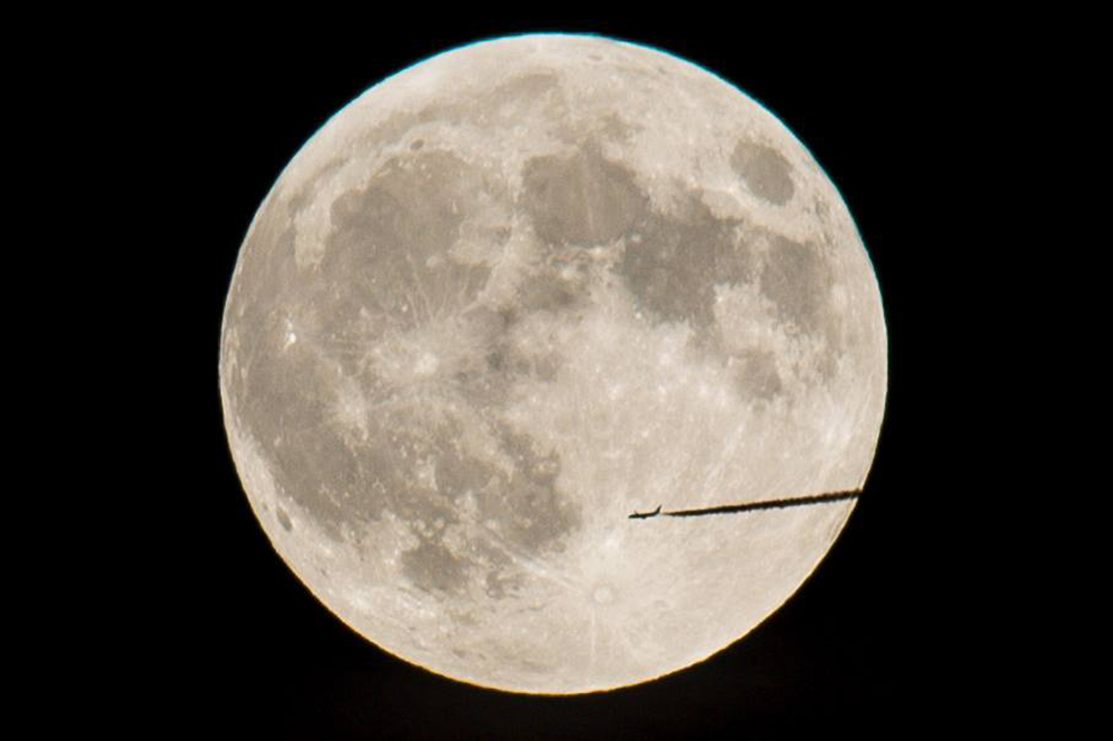 1443412281-rich-ferri-moon