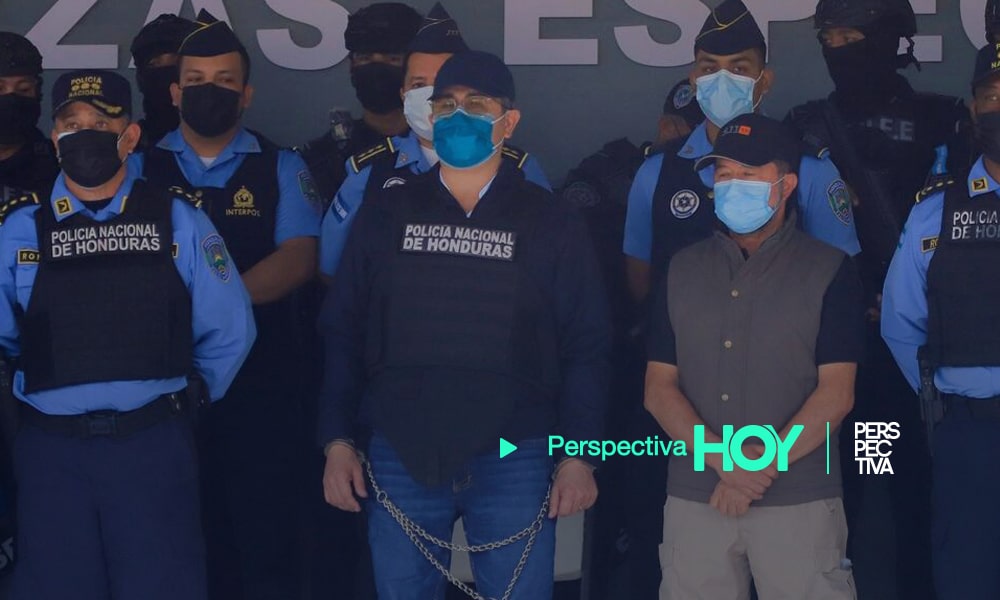 El ex presidente de Honduras, Juan Orlando Hernández fue entregado a integrantes de la Agencia Antidrogas de Estados Unidos (DEA) en la Base Aérea Hernán Acosta Mejía para ser trasladado a EE.UU.