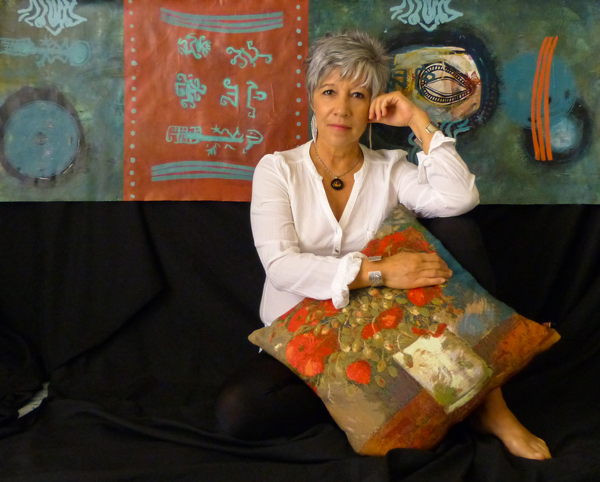 FUNSILEC rinde homenaje a Irene Carlos por su trayectoria artística. 