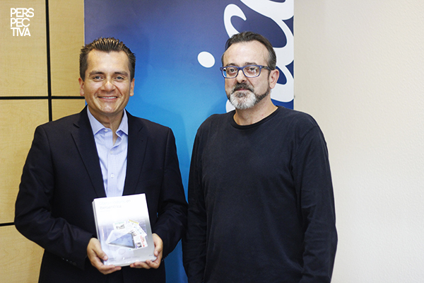 , el capítulo de Guatemala fue escrito por Raúl Alas, gerente de Comunicación y RRPP de Telefónica Guatemala, quien sostiene que su investigación “alude al pasado, presente y futuro del periodismo digital en el país, con todo lo que eso supone: el contexto de la sociedad de la información, el desarrollo de los medios anteriores a la web y, particularmente, la superación técnica y profesional de las redacciones, que sin lugar a dudas están en un proceso de transición entre el periodismo tradicional y el digital”. Fotografía: Fernanda Ixquiac Serrano | PERSPECTIVA